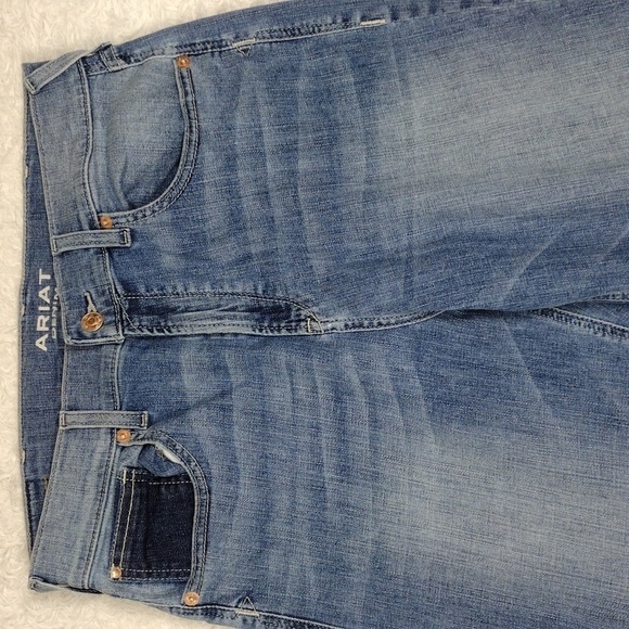 Ariat Bombshell Jordana Blue Medium Wash High Rise Straight Leg Boyfriend Jean - Picture 3 of 16